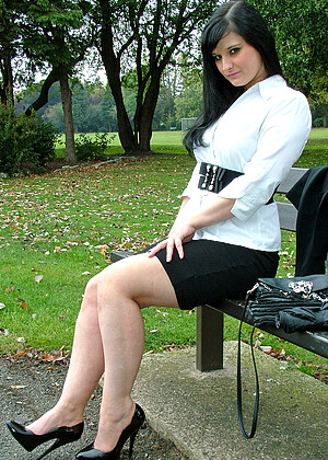 free sex pornphoto 17 Nicola Kiss doc-outdoor-mp4-download stilettogirl
