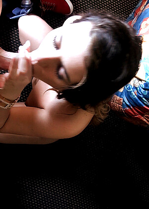 free sex photo 16 Arianna juju-blowjob-eroticmonkey streetblowjobs