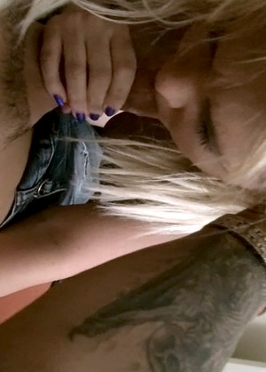 free sex pornphotos Streetblowjobs Arrow Star Instagram Blonde Chick