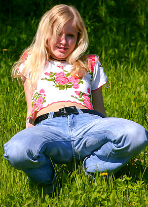 free sex photo 8 Yana F dildos-jeans-neona stunning18