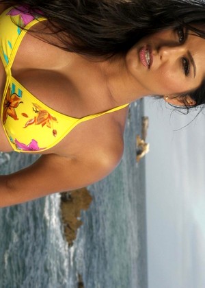 free sex pornphoto 12 Sunny Leone lupe-bikini-daily sunnyleone