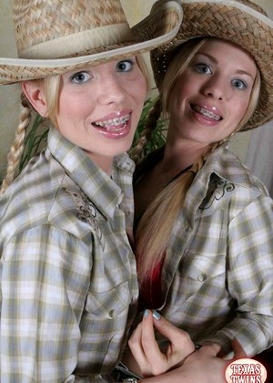 free sex photo 1 Texas Twins actiom-teen-english-hot texastwins