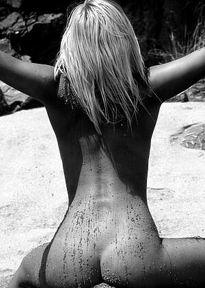 free sex photo 1 Ameli sunshine-beach-women-expose thelifeerotic