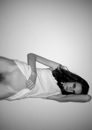 free sex pornphoto 10 Julie M pronostar-teen-sexo-token thelifeerotic