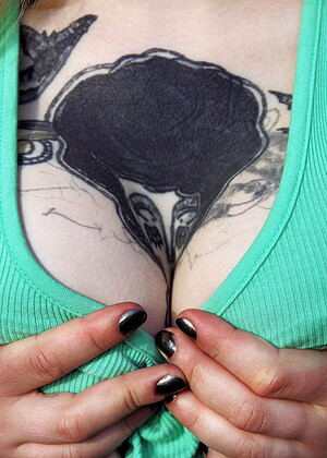free sex photo 6 Shirley Manson bentley-glamour-nude-handjob thelifeerotic