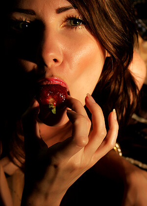 free sex pornphoto 11 Tanusha A peachy-face-eu thelifeerotic