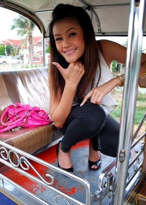 Tuktukpatrol Hanna Lee Di Asian Perawan