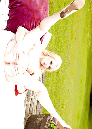 free sex photo 16 Tegan Jane heels-pornstar-showy twistys