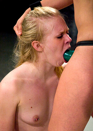 free sex pornphoto 13 Amber Rayne Sarah Jane Ceylon sensual-sports-wwwsharimara ultimatesurrender