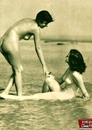 free sex pornphotos Vintageclassicporn Vintageclassicporn Model Leigh Other Nude Couple