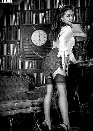 free sex pornphoto 1 Tia Jones porngoldan-skirt-avluv vintageflash