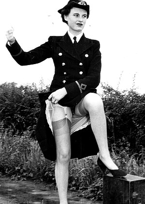 free sex photo 1 Vintageflasharchive Model titjob-legs-interview vintageflasharchive