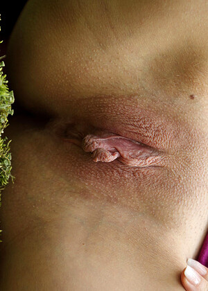 free sex pornphoto 14 Kira D turner-nipples-brand vivthomas