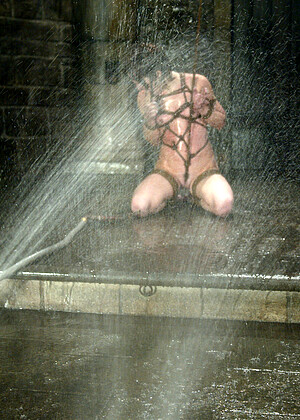 free sex pornphoto 19 Annabelle Lee Isis Love beautyandseniorcom-brunette-eimj waterbondage