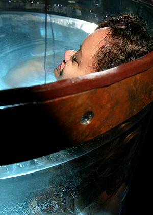 free sex pornphoto 12 Annie Cruz hallary-milf-xxxhdcom18 waterbondage
