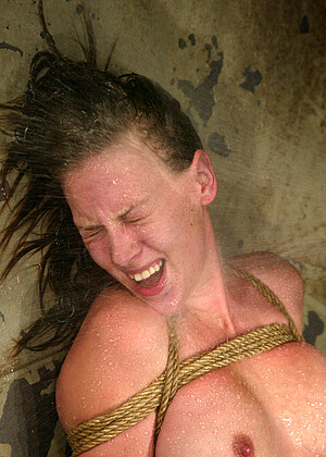 free sex pornphoto 8 Audrey Leigh seaxy-blonde-kurves-galleries waterbondage