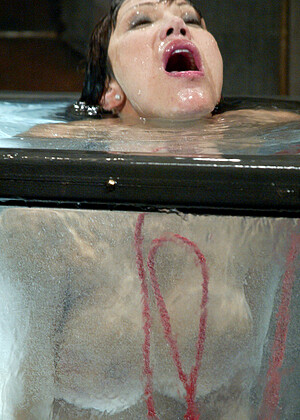free sex pornphotos Waterbondage Ava Devine Casting Wet Foto Shot