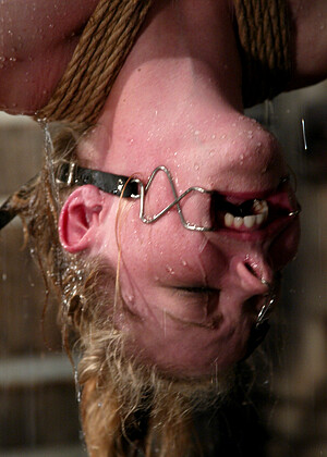 free sex pornphoto 15 Blaze Jewel clasporn-shaved-lions waterbondage