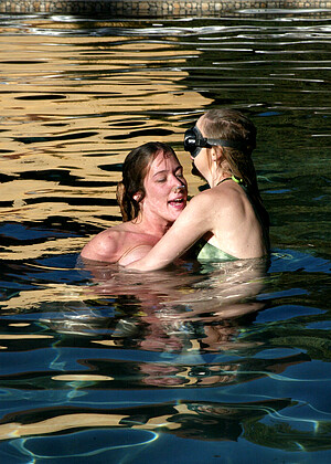 free sex photo 16 Brooke Bound Jade Marxxx phts-blonde-zoe waterbondage