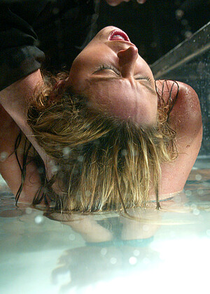 free sex pornphoto 17 Christina Carter xhamster-brunette-full-sex waterbondage