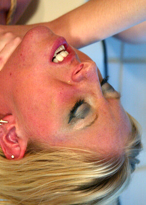 free sex pornphoto 14 Crystal Frost notiblog-bondage-pasutri waterbondage