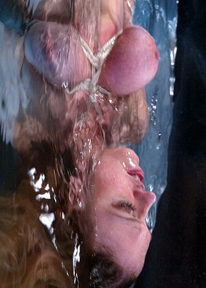 free sex photo 11 Dee Williams interactive-blonde-uplust waterbondage