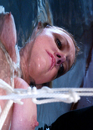 free sex photo 16 Dee Williams interactive-blonde-uplust waterbondage