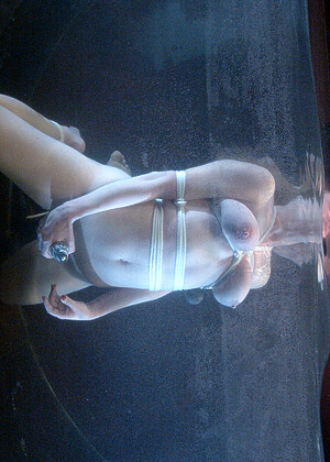 free sex photo 6 Dee Williams interactive-blonde-uplust waterbondage