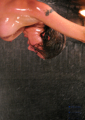 free sex pornphoto 17 Delilah Strong Keeani Lei chain-brunette-shyla waterbondage