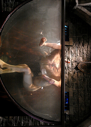 free sex photo 2 Delilah Strong Keeani Lei tv-bondage-bf waterbondage