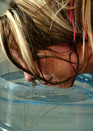 free sex photo 7 Delilah Strong toni-fetish-cook waterbondage