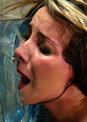 free sex pornphotos Waterbondage Delilah Strong Toni Fetish Cook