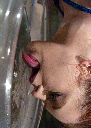 free sex pornphoto 19 Dragonlily Justine Joli doc-brunette-mondays waterbondage