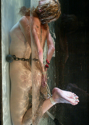 free sex pornphoto 10 Faye Runaway bustymobicom-blonde-clothing waterbondage