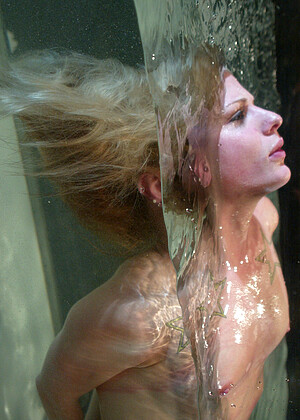 free sex pornphoto 17 Faye Runaway bustymobicom-blonde-clothing waterbondage
