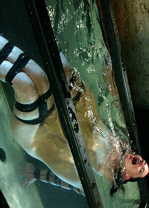 free sex pornphoto 4 Gretchen Elvgren index-bondage-nice waterbondage