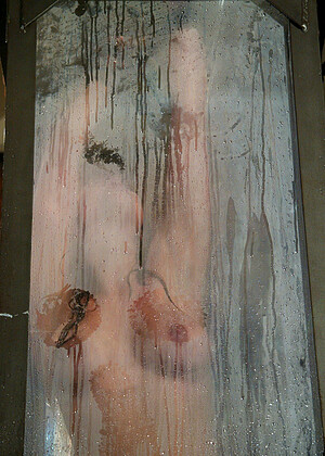 free sex pornphoto 16 Isabella Soprano ande-fetish-well waterbondage