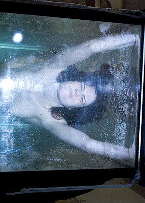 free sex pornphoto 20 Isobel Wren di-fetish-encyclopedia waterbondage