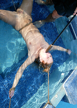 free sex pornphoto 1 Jenni Lee siki-net-brunette-topix waterbondage