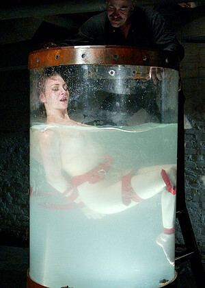 free sex pornphoto 16 Jordan lixxx-bondage-bubbly waterbondage