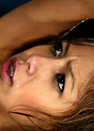 free sex pornphoto 2 Keeani Lei Kat ddfprod-blonde-nude-wet waterbondage