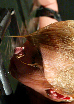 free sex photo 11 Kelly Wells nouhgty-blonde-wicked waterbondage