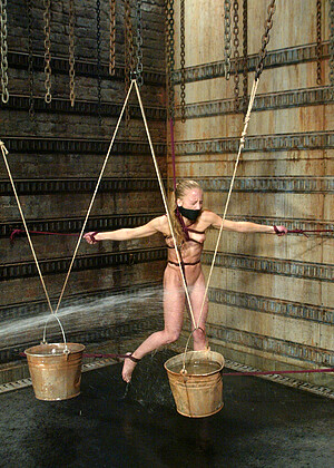 free sex pornphoto 15 Kylie Wilde masturbates-bondage-sex-goro waterbondage