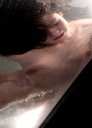 free sex pornphoto 10 Lielani pitch-asian-playboy waterbondage