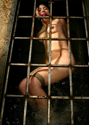 free sex pornphoto 1 Lielani rude-wet-class waterbondage