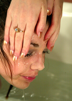 free sex pornphoto 15 Mallory Knots cavanni-blonde-page waterbondage