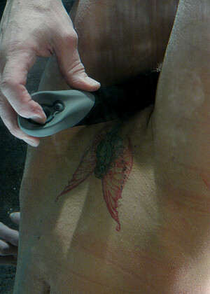 free sex pornphoto 8 Maya Matthews sexhab-brunette-sexporn-bugil waterbondage