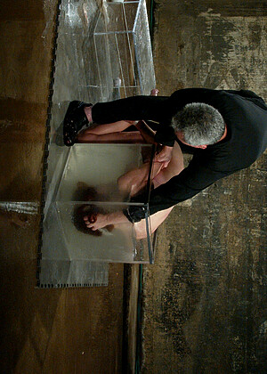 free sex pornphoto 17 Sabrina Fox beatiful-wet-perfect-girls waterbondage