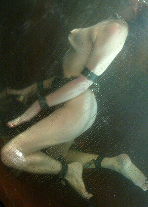 free sex pornphoto 8 Sabrina Fox gorgeous-wet-babesbang waterbondage