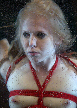 free sex pornphoto 9 Sarah Jane Ceylon best-fetish-xxx-redhead waterbondage